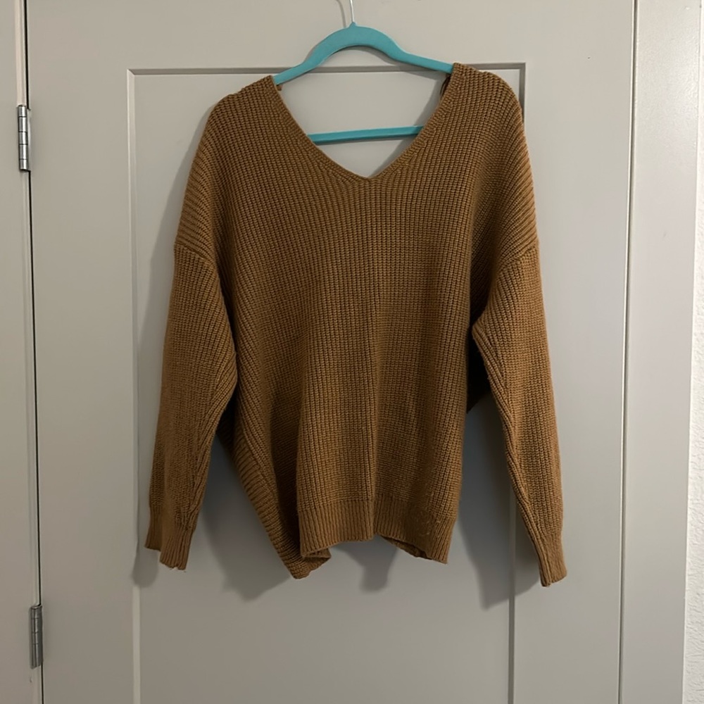 Vici twist back sweater in medium